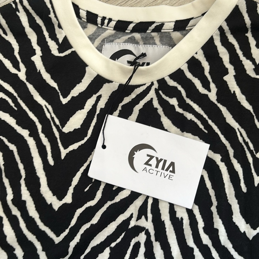 ZYIA Active Black & White Safari Tank Size Small New With Tags! - Picture 10 of 11